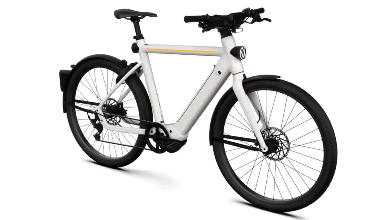 O nouă bicicletă electrică sub marca Volkswagen vine cu cameră retrovizoare și cască inteligentă