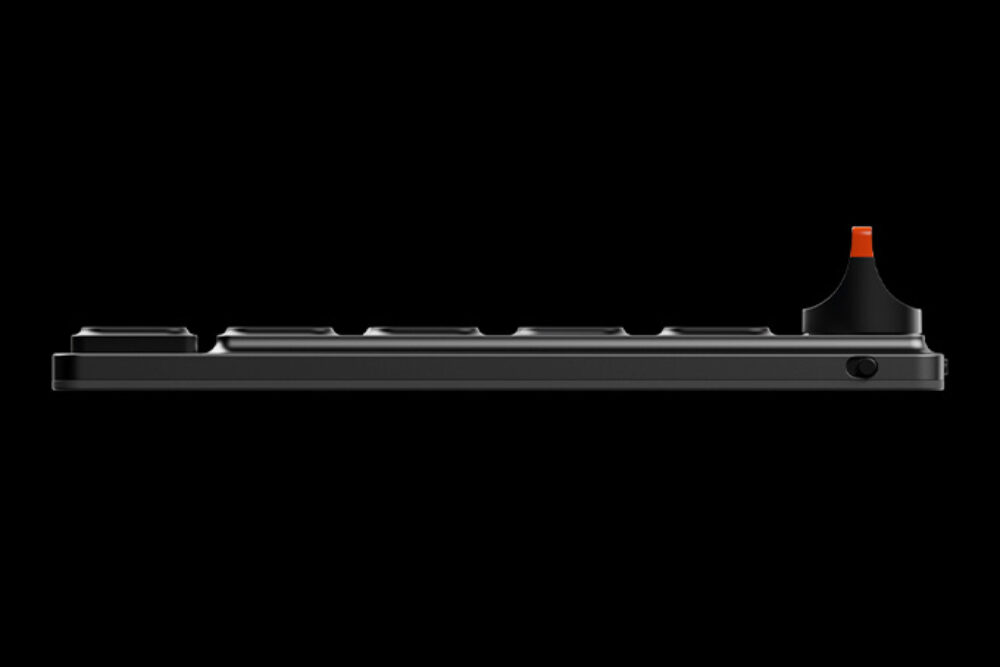 EMO-Altar-II-Keyboard-2-1000x667-1.jpg