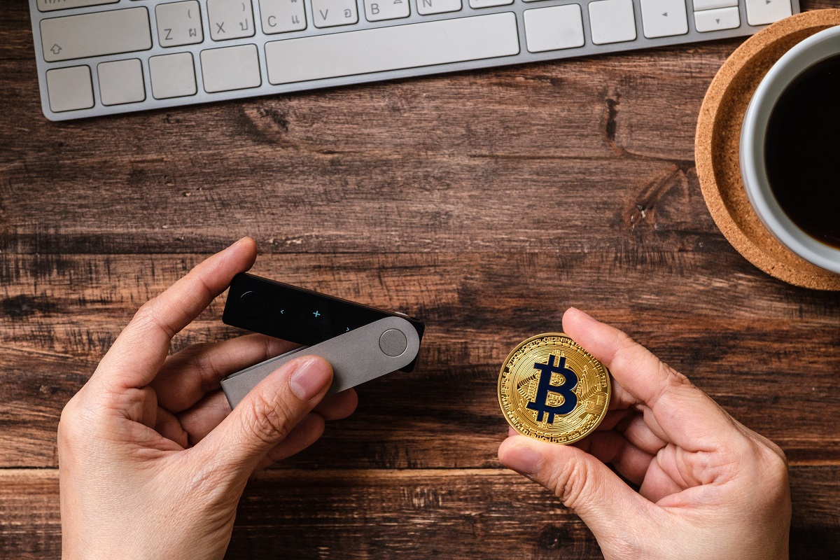 Vulnerabilitate gravă la portofelele Coldcard. Bitcoin în valoare de aproape 89 de milioane de dolari a fost furat