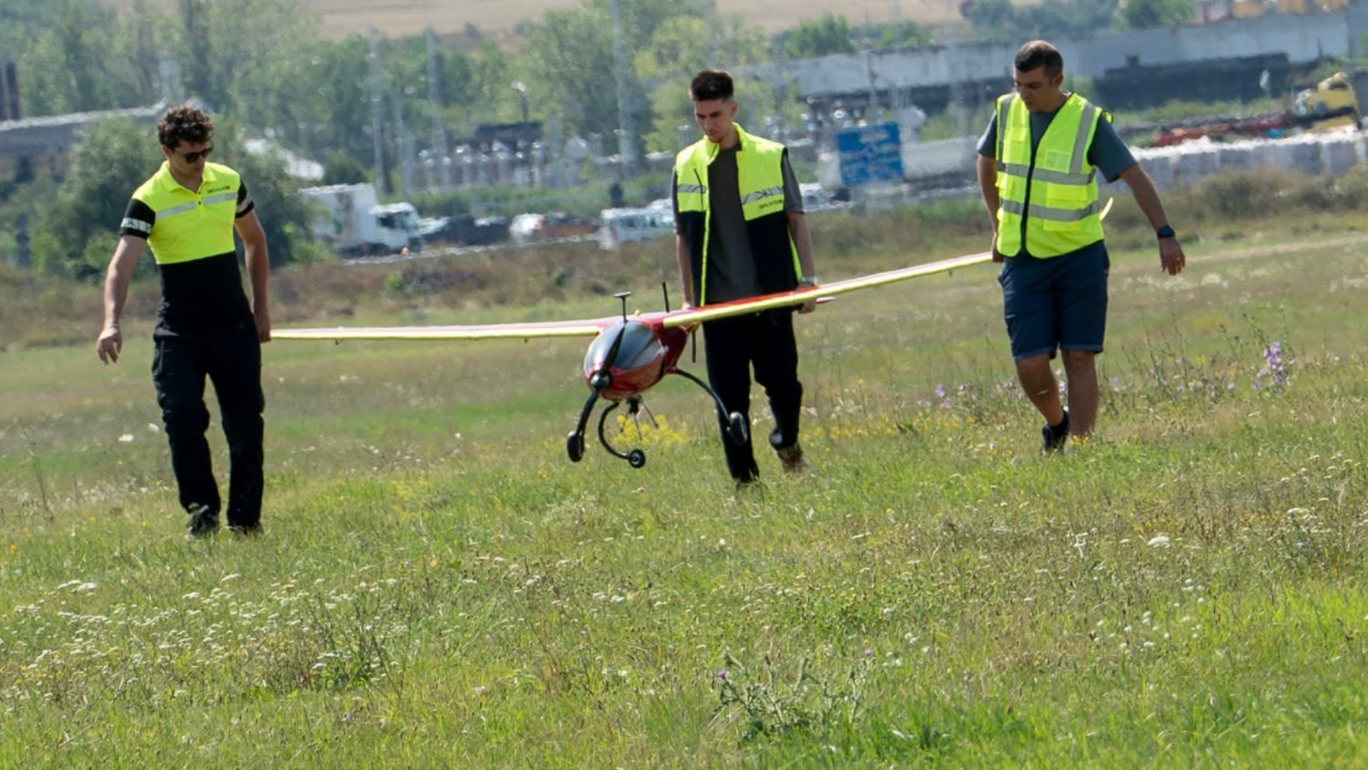 Un startup românesc construiește drone cu aripă fixă de anduranță, rezistente la bruiaj și capabile să zboare fără semnal GPS