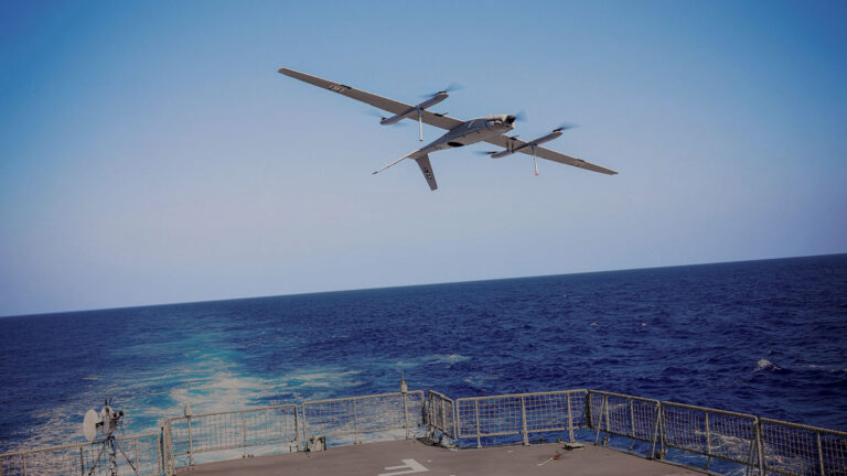 Noi fragmente de dronă aeriană, în zona plajei Tuzla. Scafandri de luptă EOD fac evaluare
