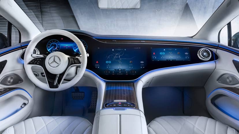 Mercedes-Benz aduce înapoi butoanele fizice după valul de critici privind ecranele tactile