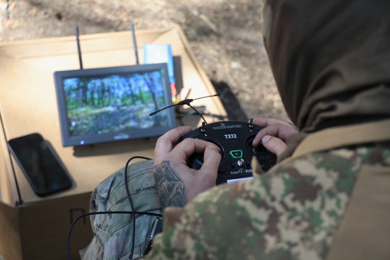 Schimbare istorică de doctrină militară: Rusia trece de la artilerie și tancuri la drone FPV