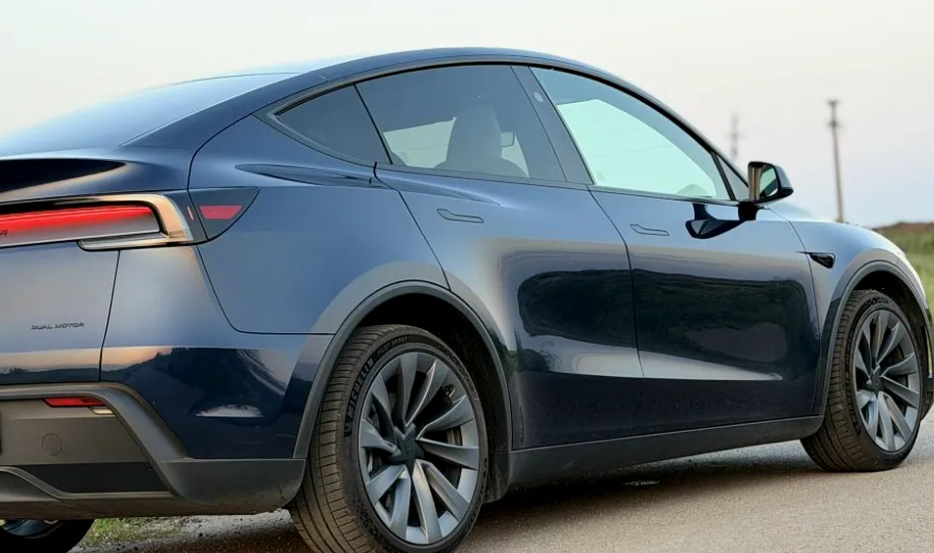 China introduce noi standarde pentru sistemele de deschidere a automobilelor. Tesla este cea mai afectată