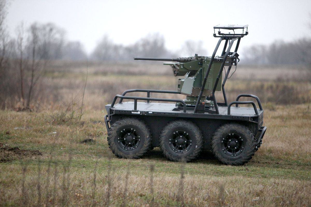 Ucraina a realizat primul atac din lume cu roboți tereștri lansați din aer în spatele liniilor rusești, în timpul contraofensivei – VIDEO