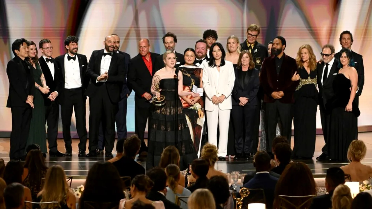 Serialele „Widow’s Bay” și „The Pitt” sunt marile câștigătoare ale Premiilor Emmy 2026