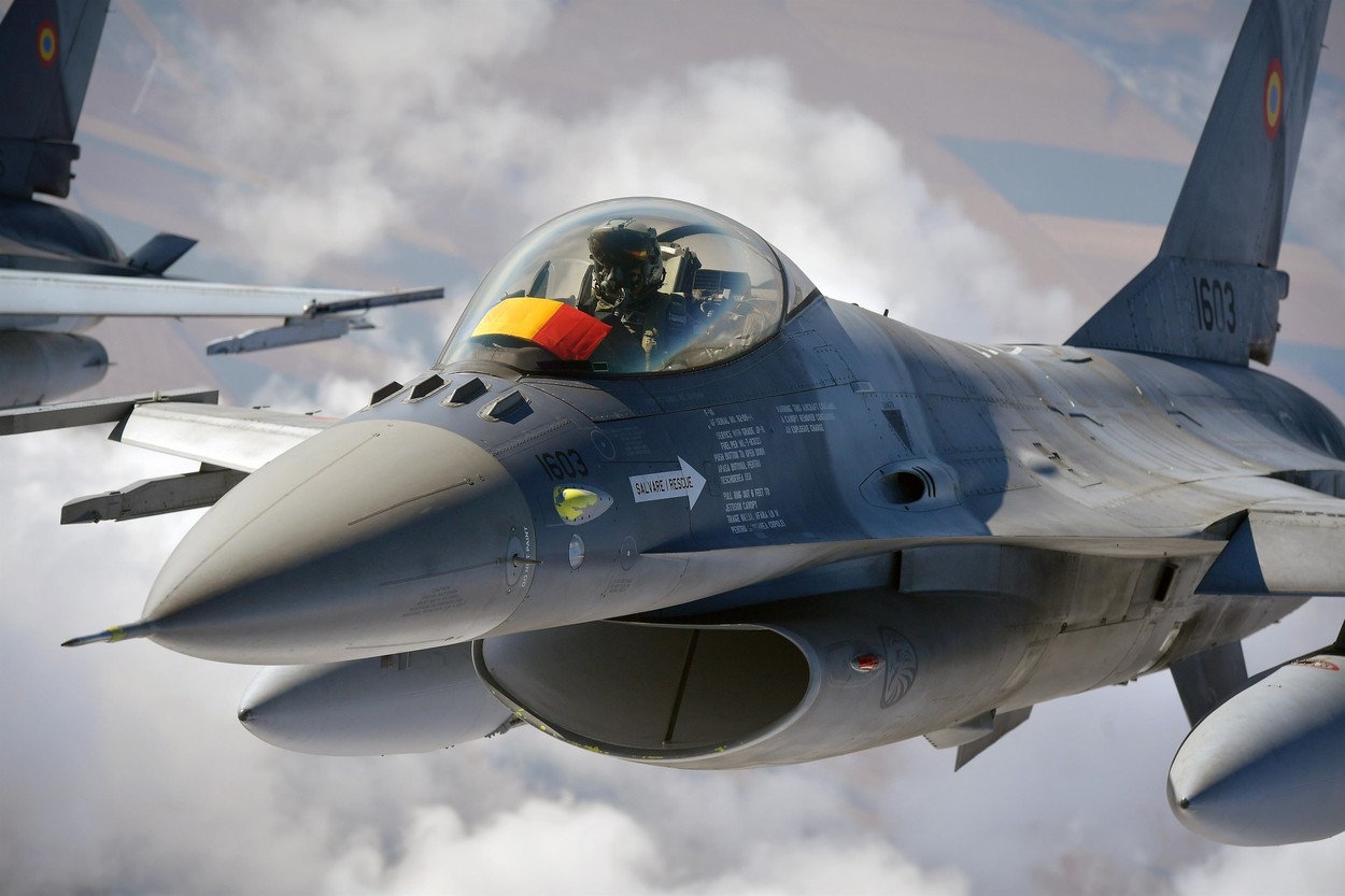 Avioane F-16 și F-18 din România nu au reușit să doboare o dronă rusească joi, în Botoșani. Explicația ministrului interimar al Apărării: „Este ca la un examen”