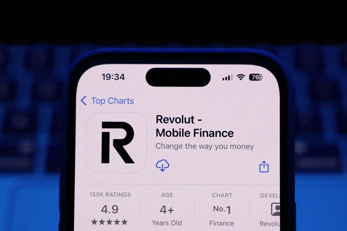 Revolut lansează AIR, propriul asistent cu inteligență artificială pentru buget, investiții și călătorii