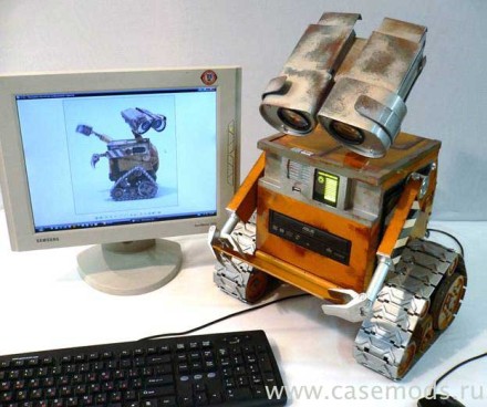 Roboţelul adăposteşte un PC perfect funcţional Roboţelul adăposteşte un PC perfect funcţional