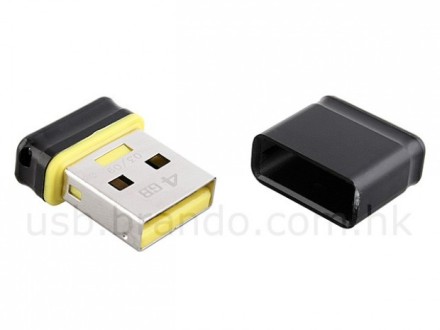 EagleTec USB Nano este cu puţin mai mare decât mufa USB