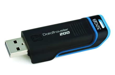 Kingston DataTraveler 200 de 32 GB costă aproximativ 315 lei Kingston DataTraveler 200 de 32 GB costă aproximativ 315 lei