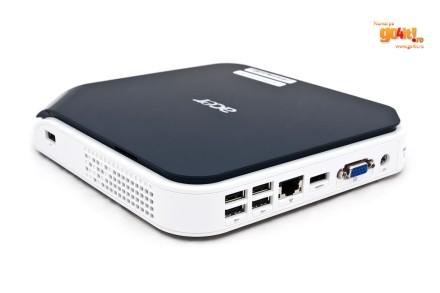 Aspire Revo stă bine la capitolul conectori