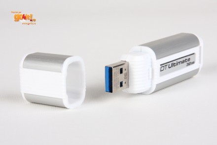 Kingston DataTraveler Ultimate 3.0 cu port USB albastru