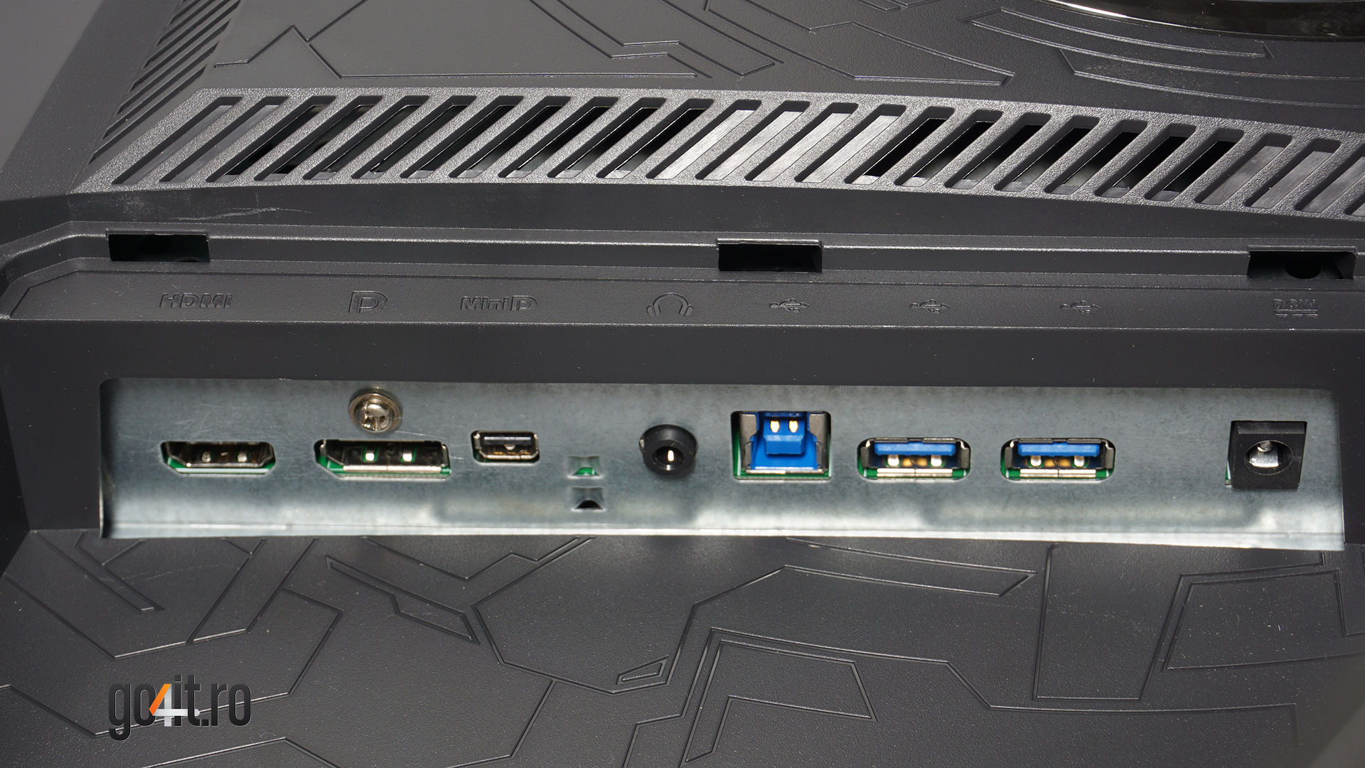 ASUS ROG Strix XG32VQ