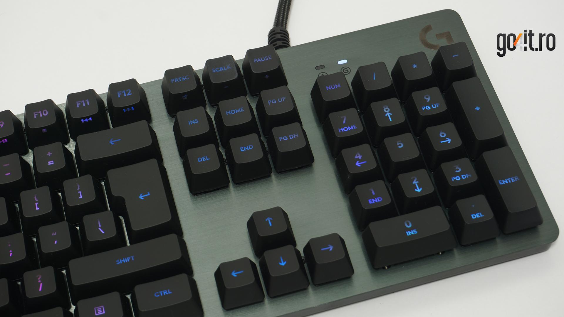 Logitech G513
