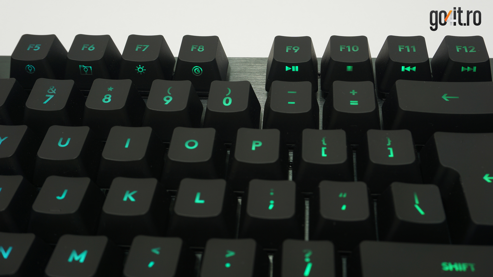 Logitech G513