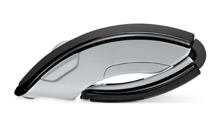 Microsoft Wireless Arc Mouse se pliaza Microsoft Wireless Arc Mouse se pliaza