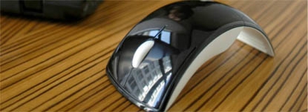 Wireless Arc Mouse in actiune Wireless Arc Mouse in actiune