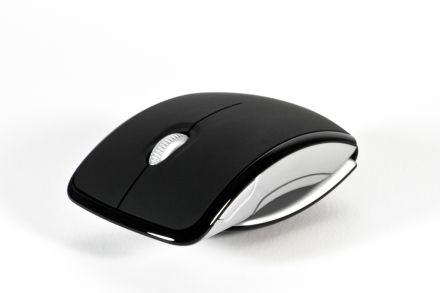 Microsoft Arc Mouse ocupa putin spatiu