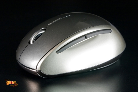 Microsoft Explorer Mini are o forma destul de ergonomica