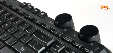 Potentiometrele pentru controlul iluminarii si al volumului