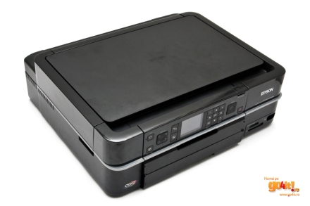 Epson Stylus Photo PX700W - un studio foto de birou de 9,3 kg