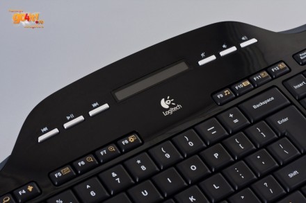 Logitech MK700 - ecranul LCD monocrom