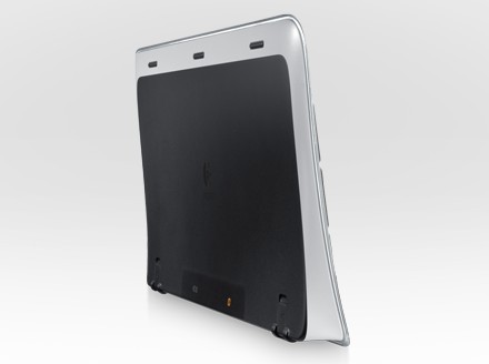 Logitech K800 - stocare în poziţie verticală Logitech K800 - stocare în poziţie verticală