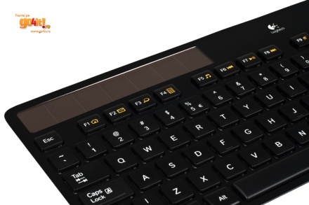 Logitech K750 - taste chiclet bine spaţiate