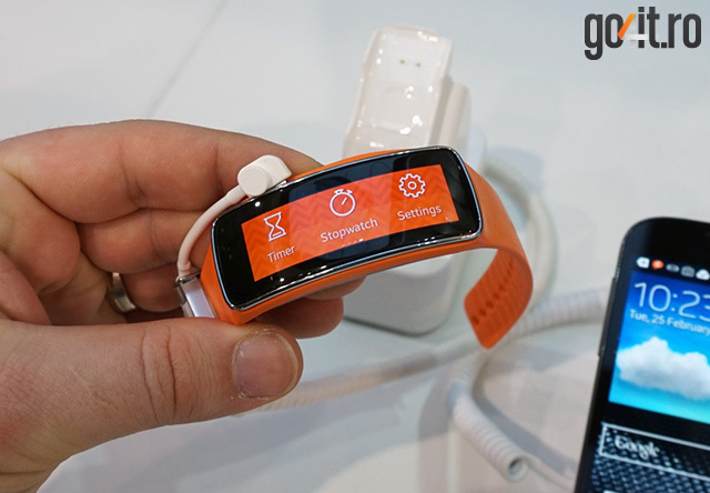 Ceasul Samsung Gear Fit Ceasul Samsung Gear Fit