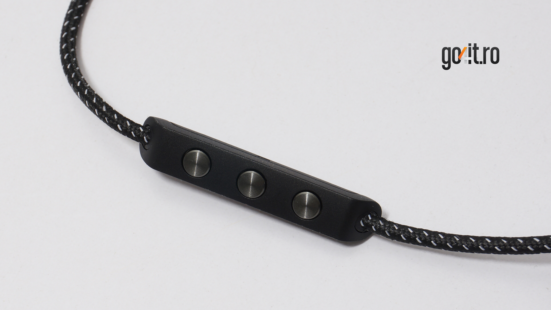 Bang & Olufsen Beoplay E6