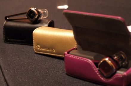Plantronics Discovery 925 – suportul-încărcător Plantronics Discovery 925 – suportul-încărcător