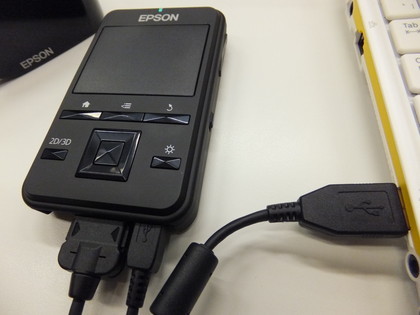 Epson Moverio BT-100 - dispozitivul de control