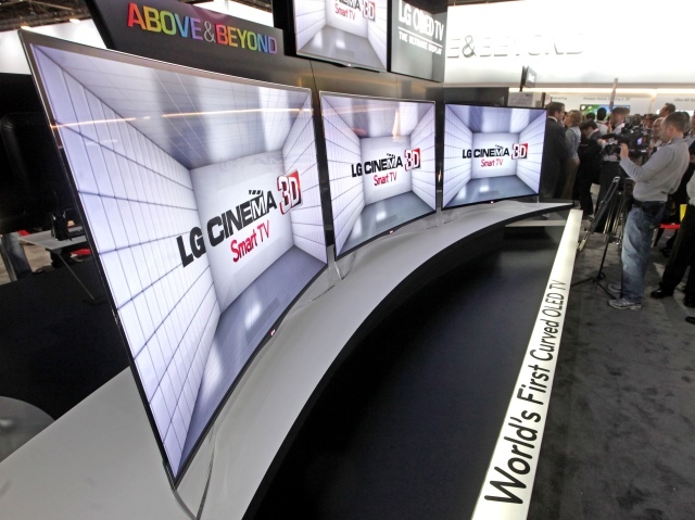 Televizorul LG 55EA9800, cu suport 3D