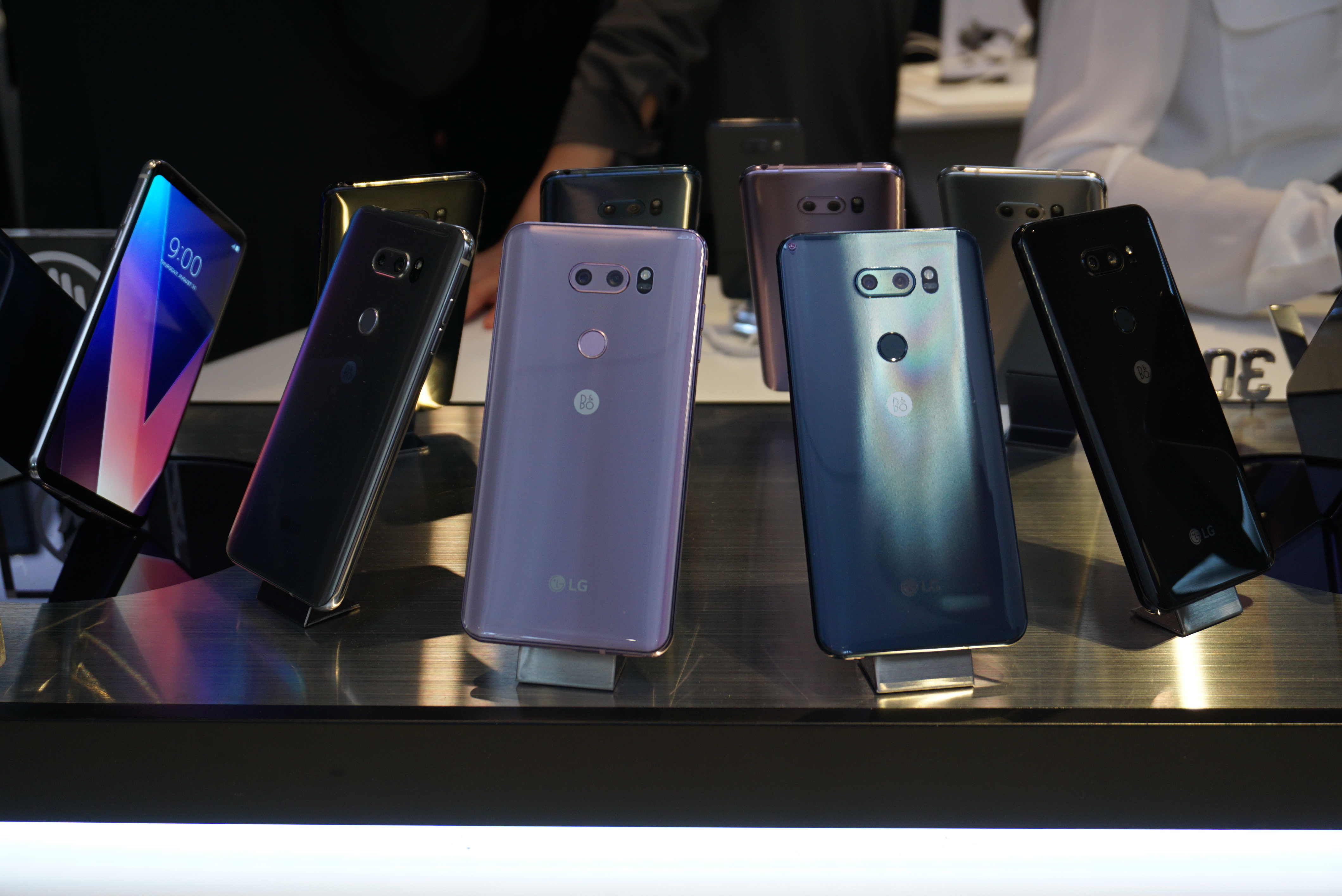 LG V30