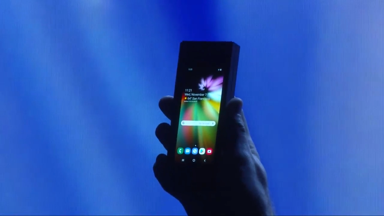Telefonul Samsung cu ecran pliabil