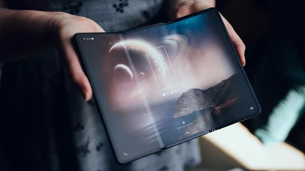 TCL folding phone