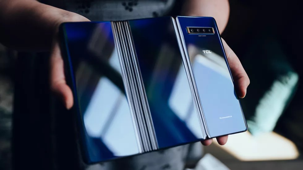 TCL folding phone