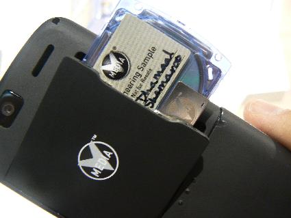 Primul telefon cu unitate optică