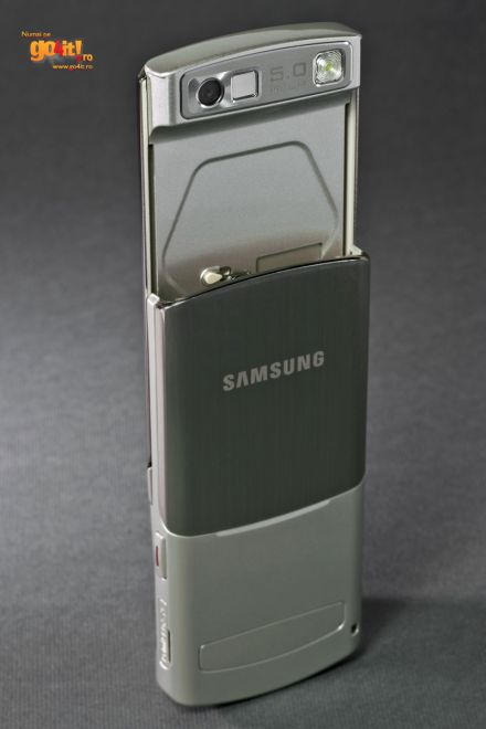 Samsung U900 Soul - camera de 5MP si capacul metalic al bateriei