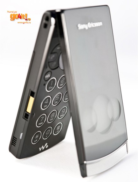 Sony Ericsson W980 - tastatura ergonomica