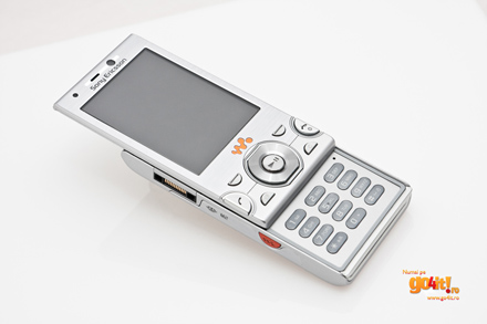 Sony Ericsson W995