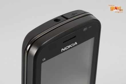 Nokia C6 - portul microUSB nu poate fi folosit pentru încărcarea bateriei