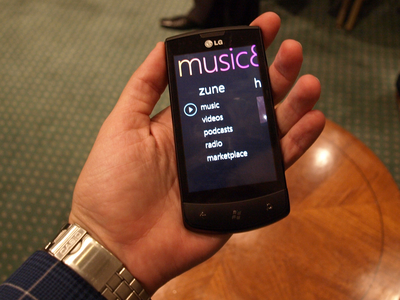LG Optimus 7