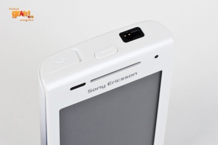 Xperia X8 - conectorii