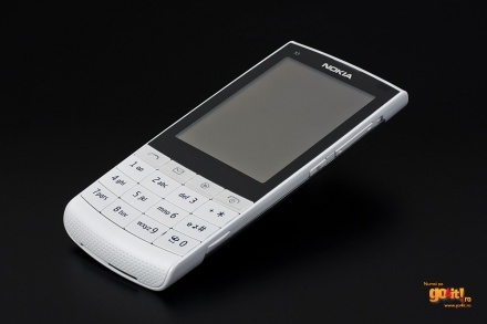 Nokia X3-02 este disponibil pe piaţa românească