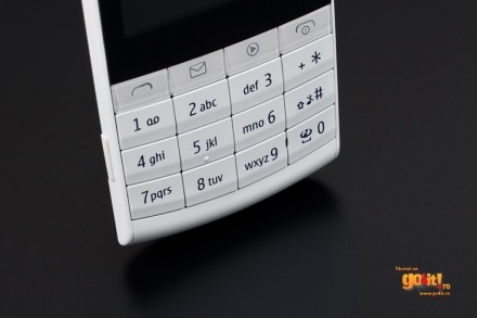 Nokia X3-02 - tastatura cu dispunere diferită a butoanelor