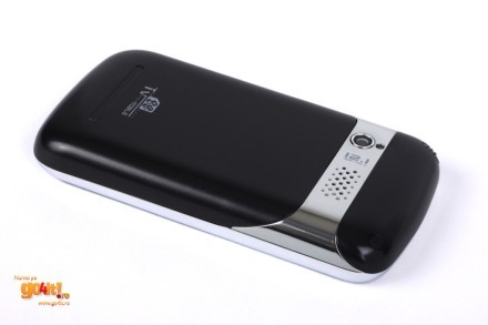 Telefon quad-SIM - doar pentru cei care au neapărată nevoie