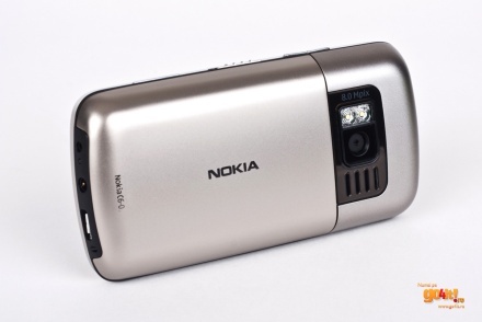 Camera foto cu senzor de 8 MP şi stabilizare a imaginii - Nokia C6-01
