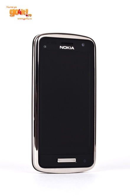 Nokia C6-01 - disponibil şi în ţara noastră